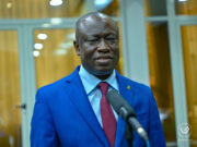 L’impitoyable attente des dirigeants des institutions