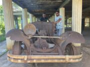 Les deux premières voitures ayant circulé en Afrique centrale