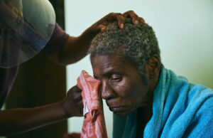 Démence : ces premiers signes que l’on ignore souvent, et ce qu’il faut faire