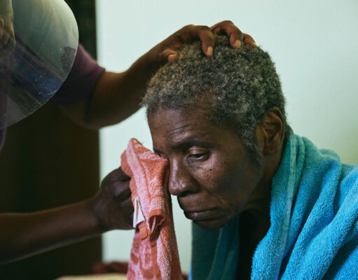 Démence : ces premiers signes que l’on ignore souvent, et ce qu’il faut faire